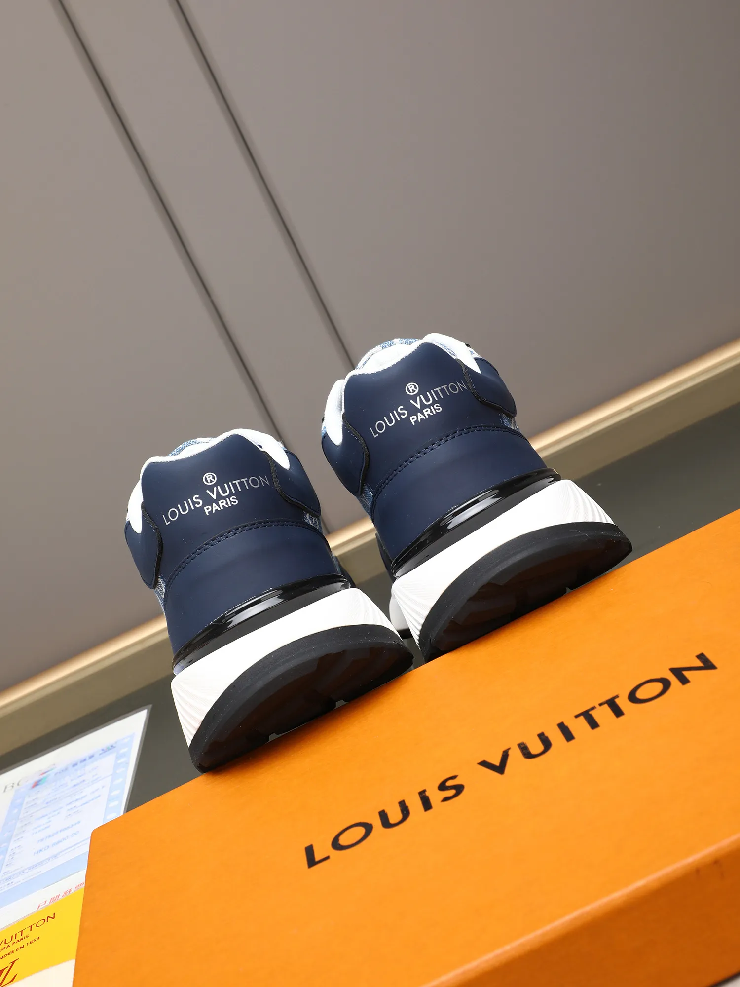 Men's shoes 💰460 Brand: LOUIS VUITTON Louis Vuitton LV Size: 38 39 40 41 42 43 44 (45 customized) Fabric: original cowhide cowhide 🔸Inside of: mesh 🔺Sole: counter foam outsole